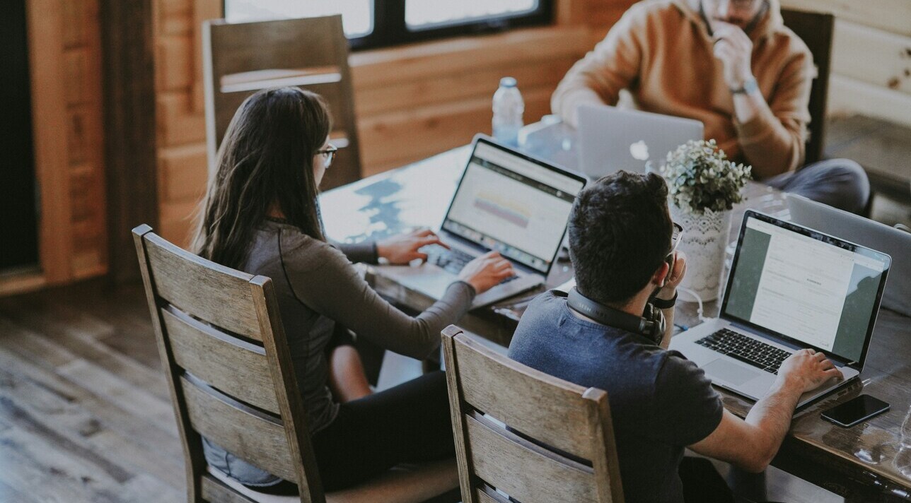 Zenzap vs Workplace by Facebook: Best Enterprise Messaging Platform for Frontline Team Collaboration
