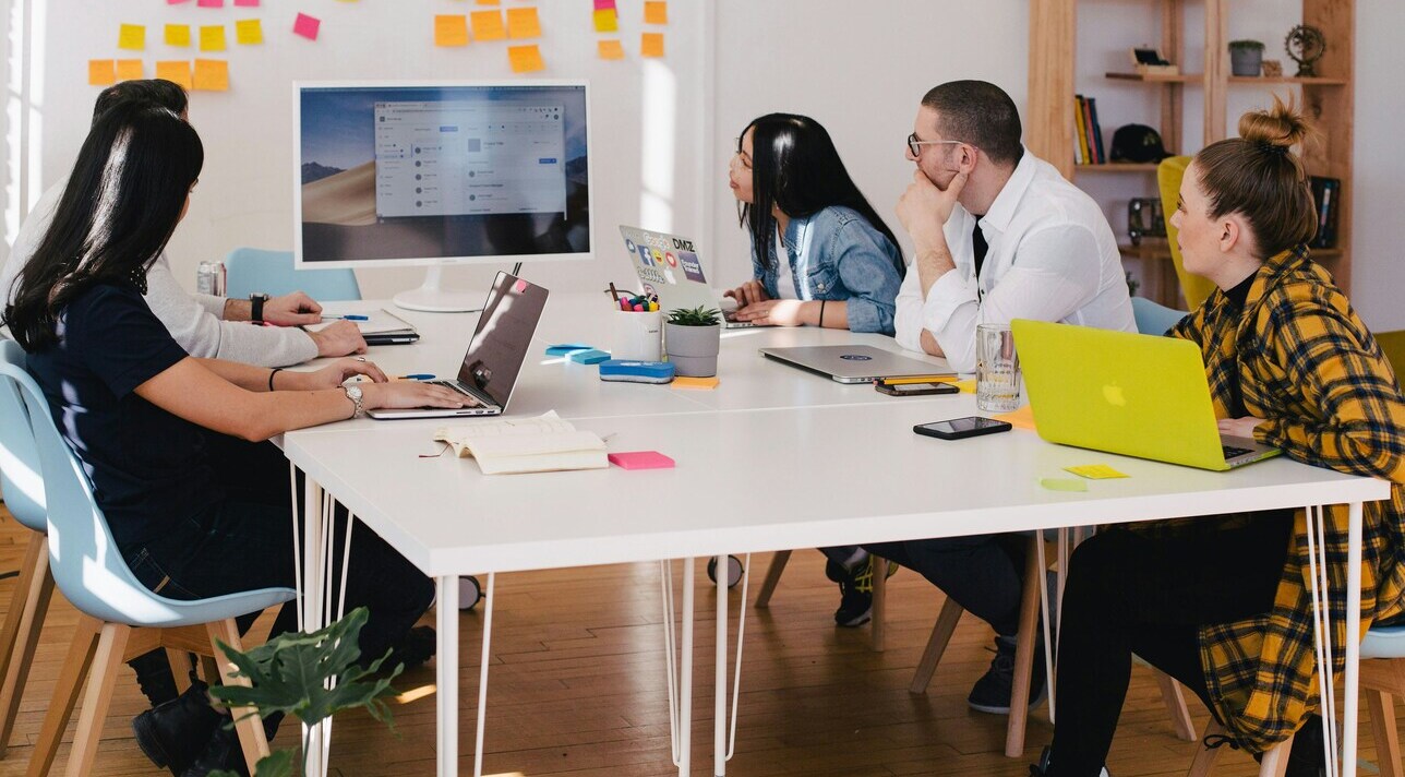 Microsoft Teams vs Zenzap: which supports mobile-first field operations better?