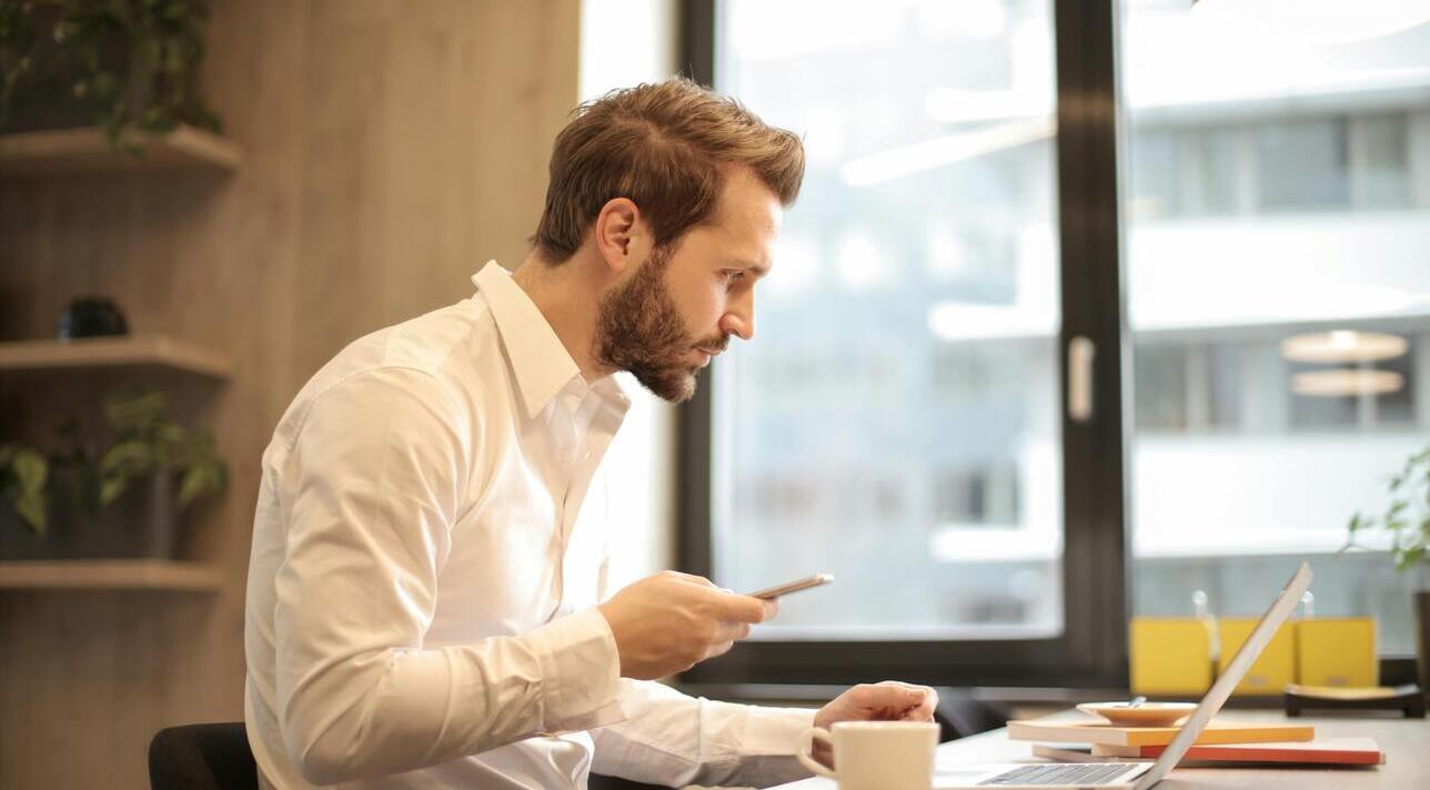 How Do Managers Use Zenzap to Enhance Frontline Team communication?