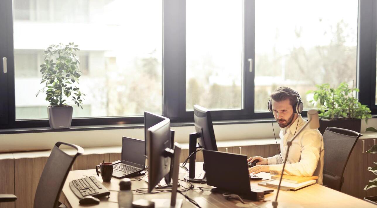 Enterprise chat software: What makes it indispensable for team communication in clinics