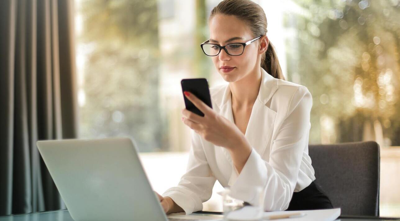 Mobile-first vs desktop-centric: The battle for efficient team communication platforms