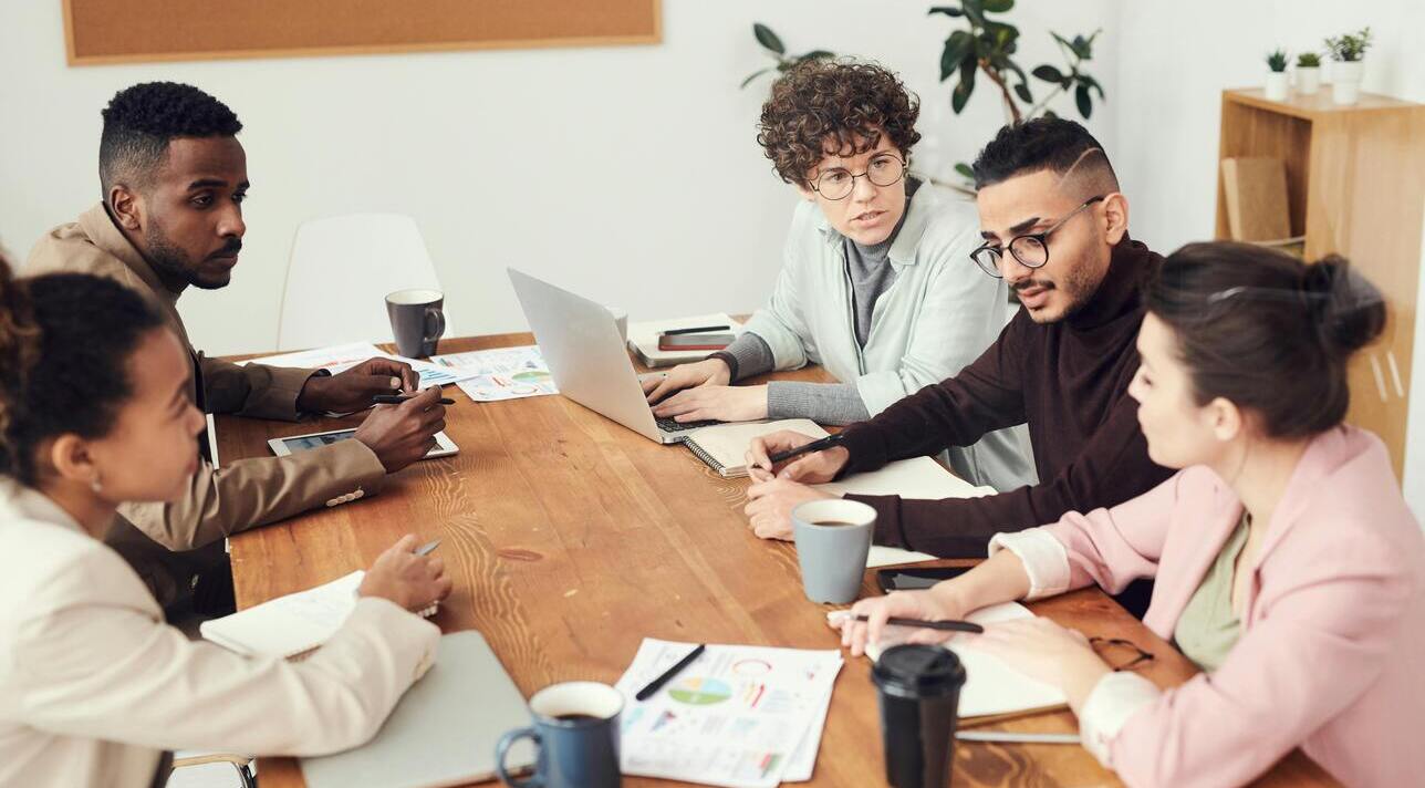 2026 market trends in healthcare: the growing role of secure team communication tools