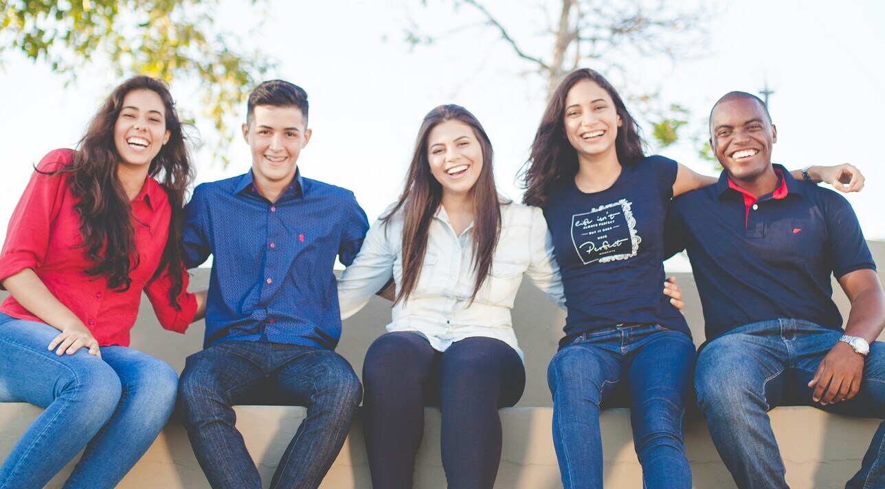 What makes Zenzap the go-to subscription chat tool for small business communication?