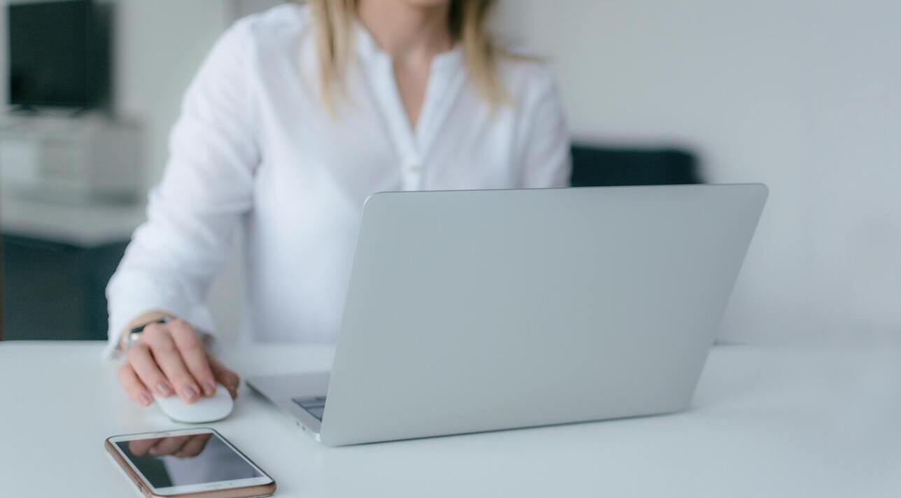 Zenzap vs Traditional Enterprise Chat Software: Which Secure Workplace Messaging Wins?