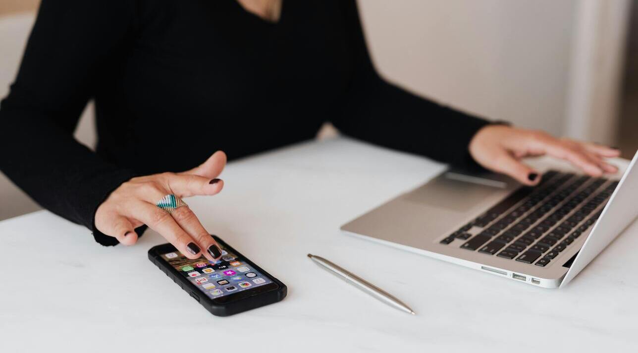 Collaboration chat app: How it boosts productivity for small business owners