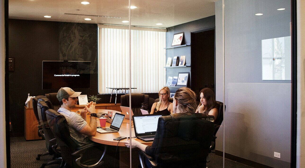 Zenzap or Twist: What is the best for retail communication tool for internal team chat
